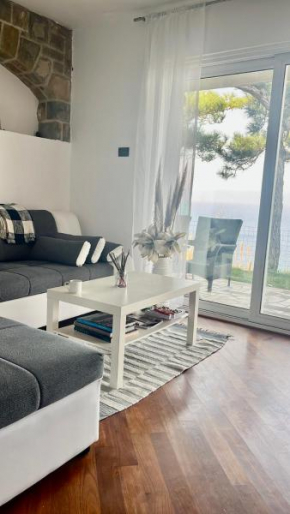 Fiesa-Piran beach house with free parking